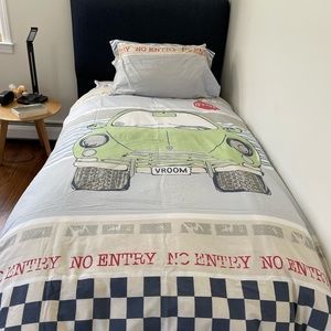 Laura Ashley twin size reversible duvet cover set with sham